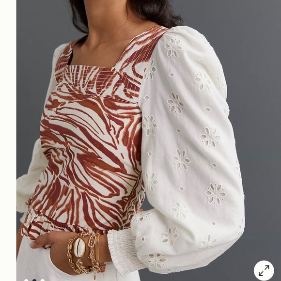 Love the Label Smocked Puff-Sleeve Blouse Animal Print Size XS NWT - Picture 3 of 8